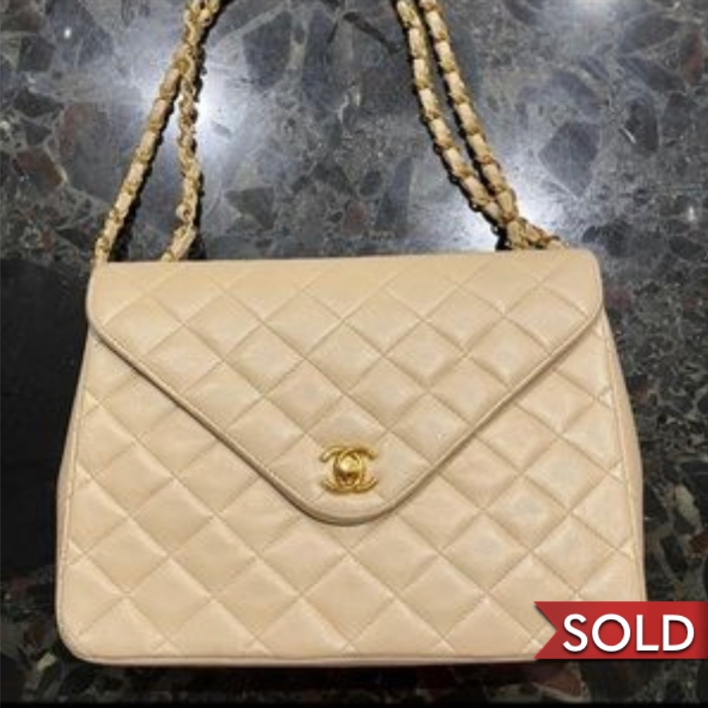 Sold-Authentic Chanel bag Vintage lambkin classic
